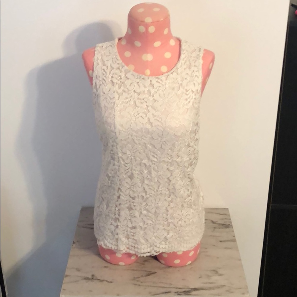 Lacy white floral tank top